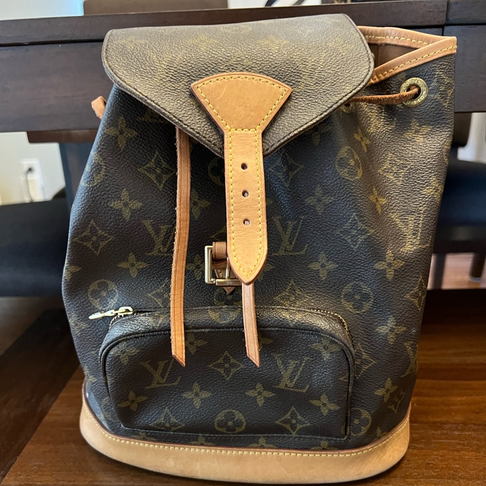 Drawstring discontinued mini backpack